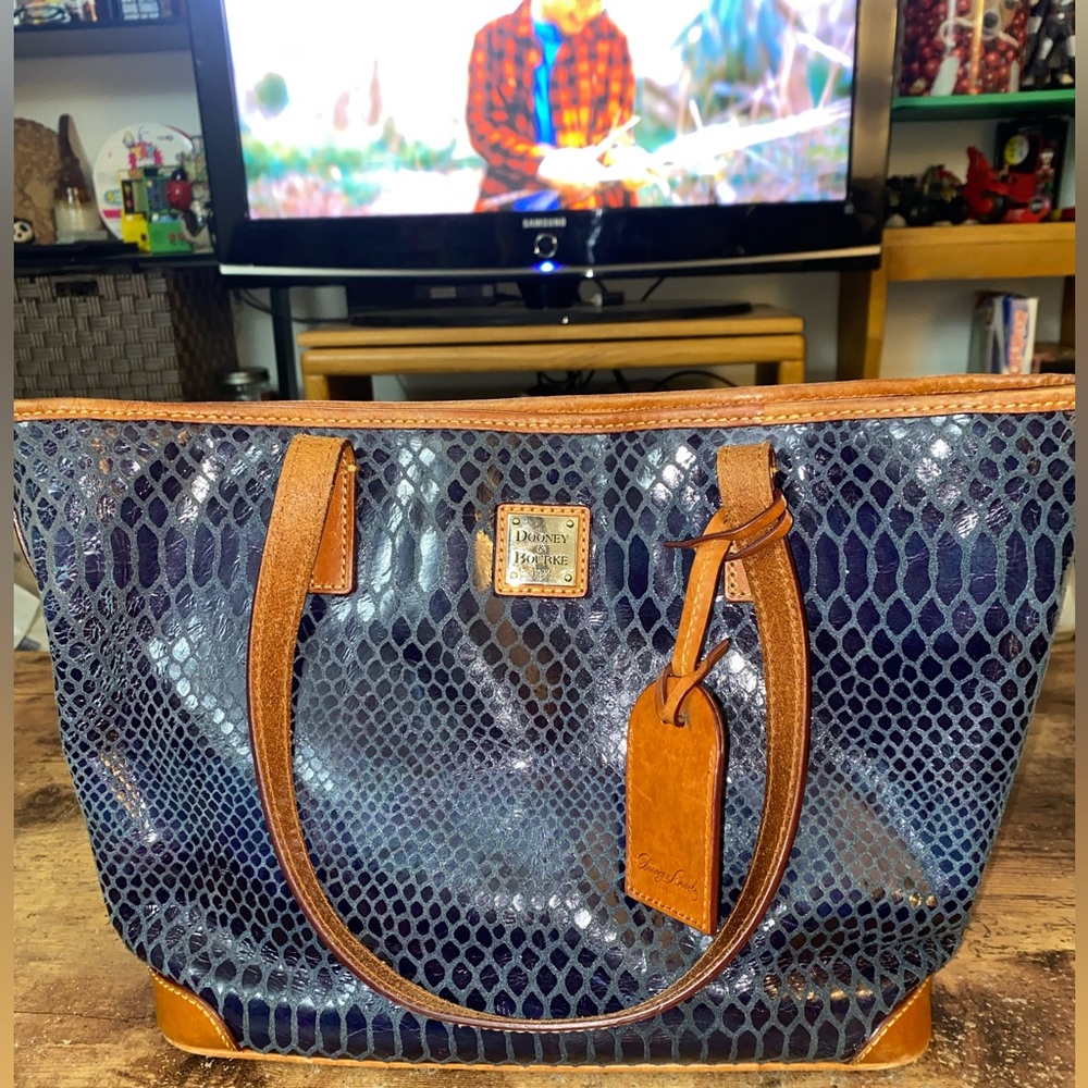 Dooney & Bourke tote